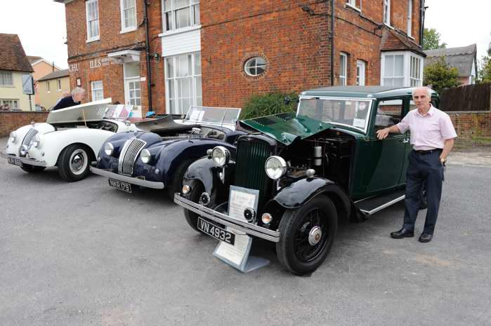 1933 Standard Sixteen Mildred next to the 1951 AC Buckland